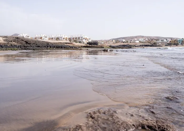 Home2book Cozy Beachfront Retreat In El Médano