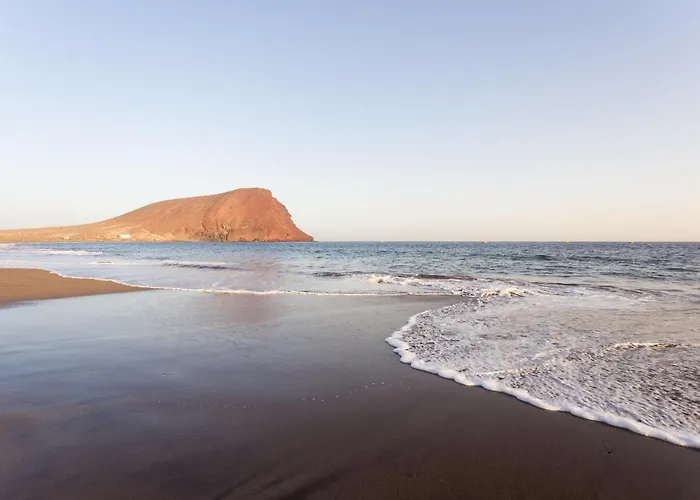 Home2book Cozy Beachfront Retreat In 아파트 *