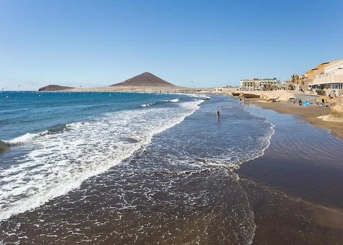 Home2book Cozy Beachfront Retreat In