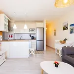 Home2book Cozy Beachfront Retreat In Daire