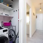 Daire Home2book Cozy Beachfront Retreat In *