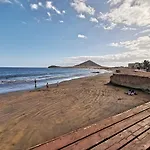 Home2book Cozy Beachfront Retreat In Daire
