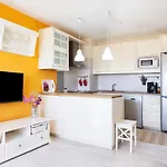Apartment Home2book Cozy Beachfront Retreat In