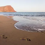 Home2book Cozy Beachfront Retreat In *