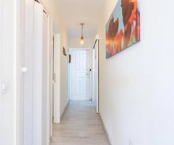 Home2book Cozy Beachfront Retreat In Apartamento